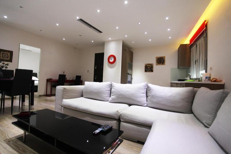 Olvias Apartment Atene Esterno foto